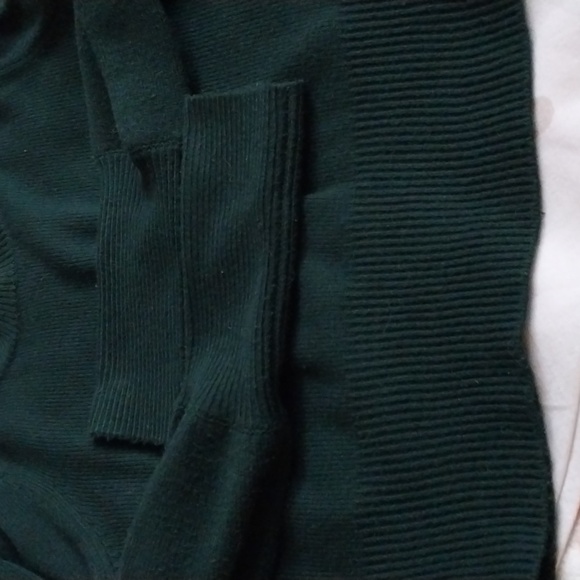 French connection Mock Neck Smocked Puff Sleeve cropped Top sz XS in Dark Green - Picture 5 of 9